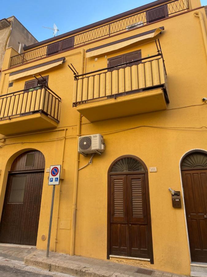 Appartamento Barone Кастеламаре дел Голфо Екстериор снимка